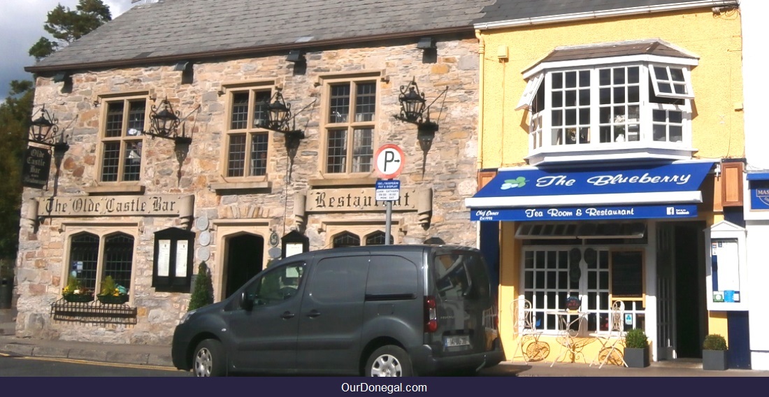 Blueberry Cybercafe, And Olde Castle Bar And Restaurant, Donegal Ireland