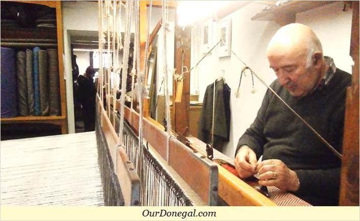 Eddie Doherty Handweaving Donegal Tweed In His Shop Near Nesbitt Arms Hotel